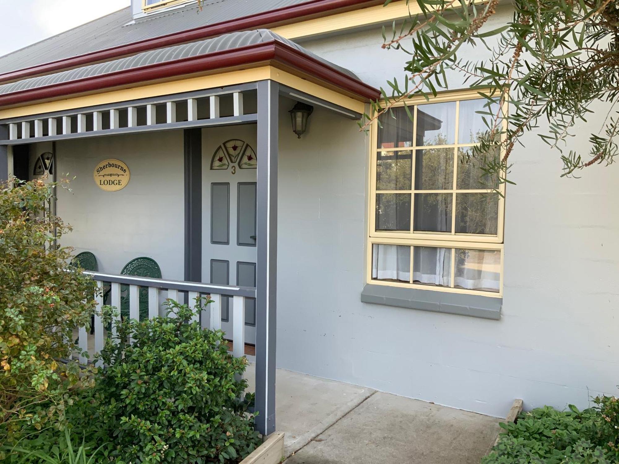 Swansea Cottages & Lodge Suites Exterior photo